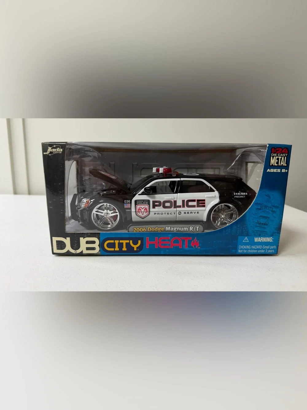 Jada DUB City Heat 2006 Dodge Magnum R/T Police 1:24 Diecast #90572 NIB